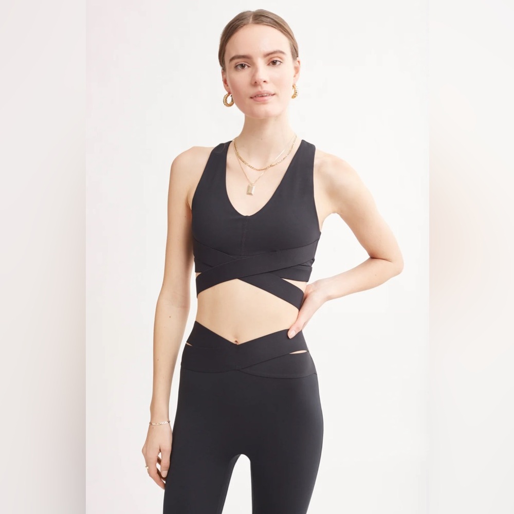 NWT Black Le Ore Crossover Bra Size Small